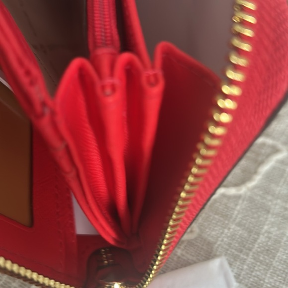 Michael Kors NWT Embossed Leather Large Travel Continental Wallet/Wristlet - Picture 15 of 16